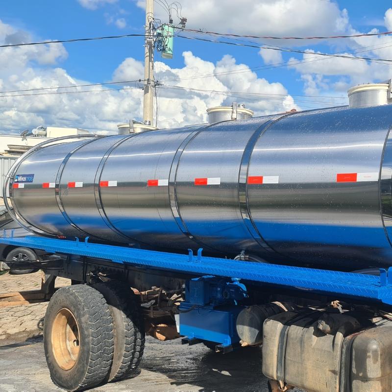 Tanque Rodoviário Oval ou Cilíndrico. Qual o Melhor Modelo para seu Transporte? Tanque Rodoviário Oval ou Cilíndrico. Qual o Melhor Modelo para seu Transporte?